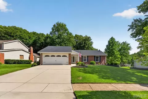 1471 Cherry Creek Ln, Manchester, MO 63021
