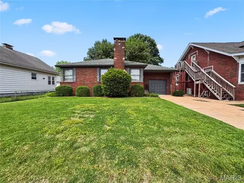 537 S Main St, Dupo, IL 62239