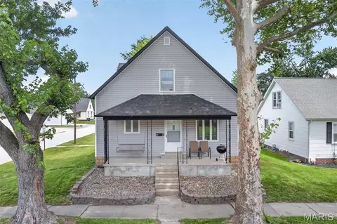 1801 Cypress, Highland, IL 62249