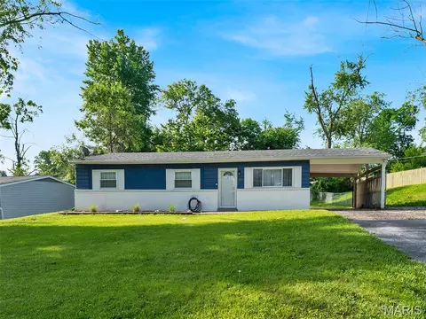 283 Ramsey Ln, Ballwin, MO 63021