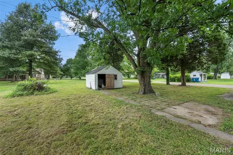 Exterior - 300 S Main St, Gideon, MO 63848 photo 5 of 5
