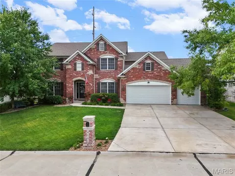 4141 Millers Rdg, Saint Charles, MO 63304