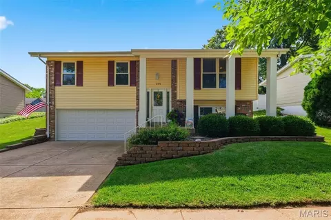Exterior - 254 Village Mead Dr, Ballwin, MO 63021 photo 2 of 16