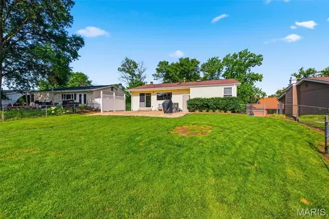 Exterior - 254 Village Mead Dr, Ballwin, MO 63021 photo 10 of 16