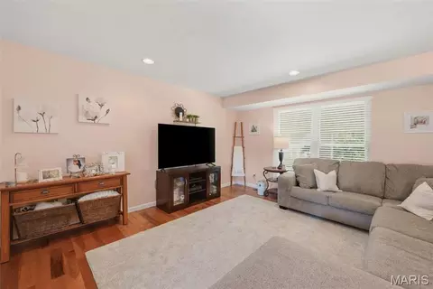 Living - 254 Village Mead Dr, Ballwin, MO 63021 photo 1 of 1