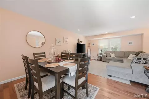 Dining - 254 Village Mead Dr, Ballwin, MO 63021 photo 4 of 8