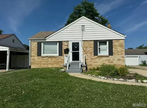 514 Reller St, Roxana, IL 62084