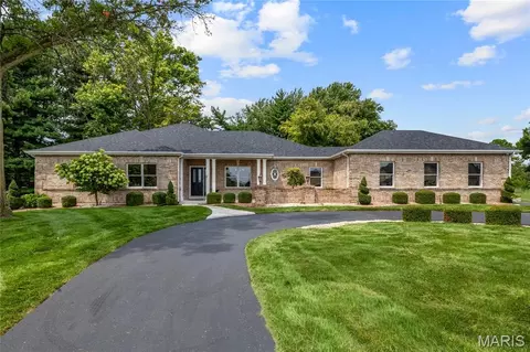 63 Leinster Hill Ln, Weldon Spring, MO 63304