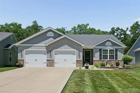 511 Indian Lake Dr, Wright City, MO 63390