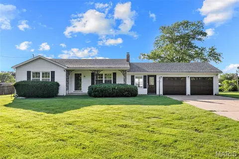 5283 Westwood Dr, Saint Charles, MO 63304