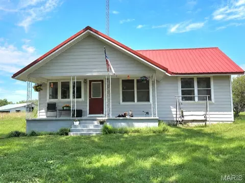 16861 Brushy Creek Dr, Houston, MO 65483