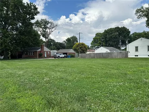1703 Pontoon Rd, Granite City, IL 62040