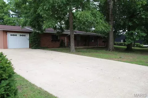 13 Green Meadows Dr, Doniphan, MO 63935