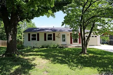 3033 Saint Babette Ln, Saint Charles, MO 63301