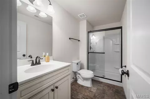 Bath - 5366 Lakepath Way, Eureka, MO 63025 photo 2 of 2