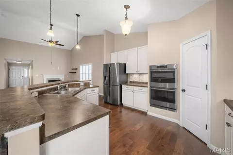 Kitchen - 5366 Lakepath Way, Eureka, MO 63025 photo 3 of 5