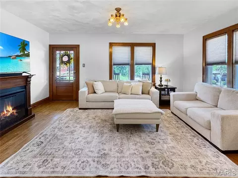 Living - 500 W End Ave, Union, MO 63084 photo 3 of 6