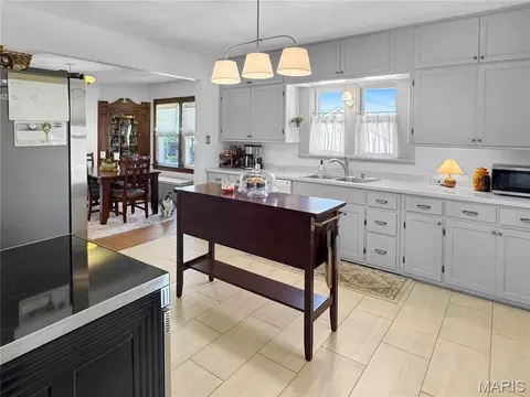 Kitchen - 500 W End Ave, Union, MO 63084 photo 7 of 8