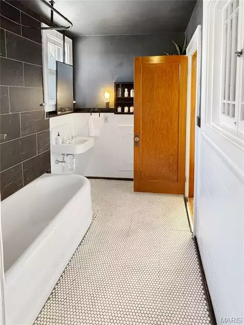 Bath - 500 W End Ave, Union, MO 63084 photo 5 of 7