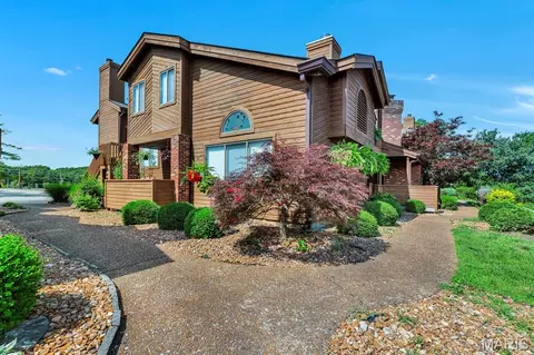 309 Hemingway Ln, Weldon Spring, MO 63304
