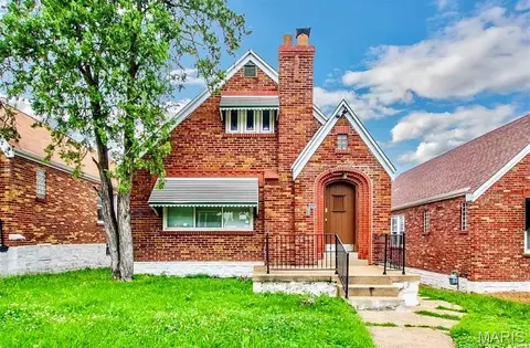 8636 Riverview Blvd, Saint Louis, MO 63147