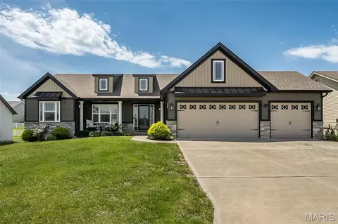 132 Hayfield Dr, Moscow Mills, MO 63362