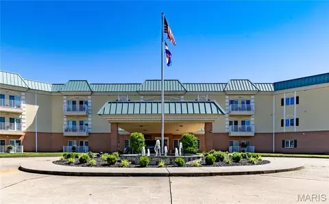 1300 N Main St #218, Sikeston, MO 63801