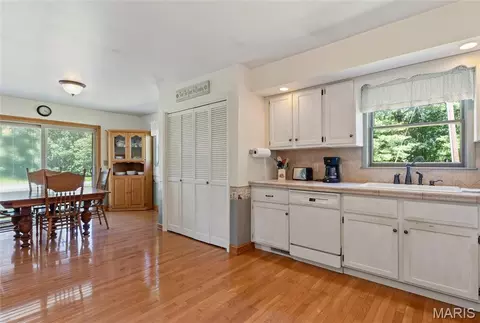 Kitchen - 30677 252nd Ave, Durham, MO 63438 photo 1 of 2
