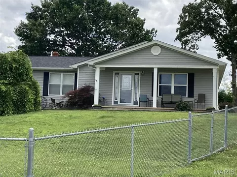 5352 Saint Louis Rock Rd, Villa Ridge, MO 63089