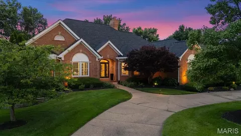 554 Malinmor Dr, Weldon Spring, MO 63304
