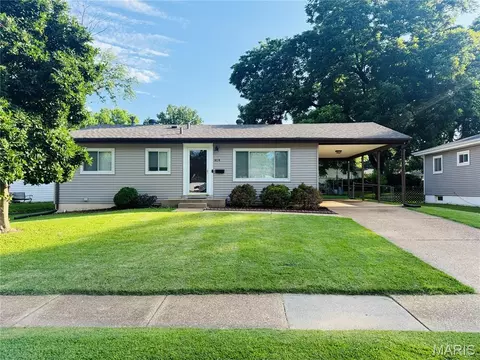 808 Lightwood Dr, Hazelwood, MO 63042