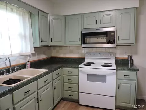 Kitchen - 3330 Highway A, Washington, MO 63090 photo 2 of 4