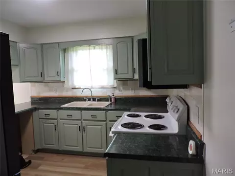 Kitchen - 3330 Highway A, Washington, MO 63090 photo 3 of 4