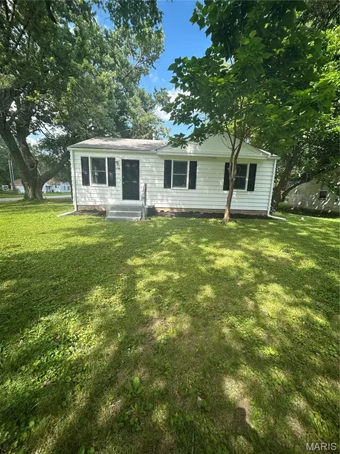 1729 Mullens Ave, Cahokia, IL 62206