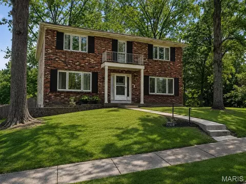 3210 Yorkchester Dr, Saint Louis, MO 63129