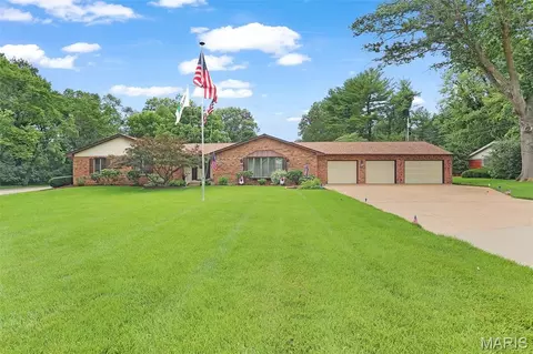 2 Hollyhock Ln # A, Belleville, IL 62221