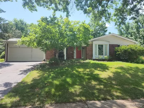 12080 Spruce Haven Dr, Saint Louis, MO 63146