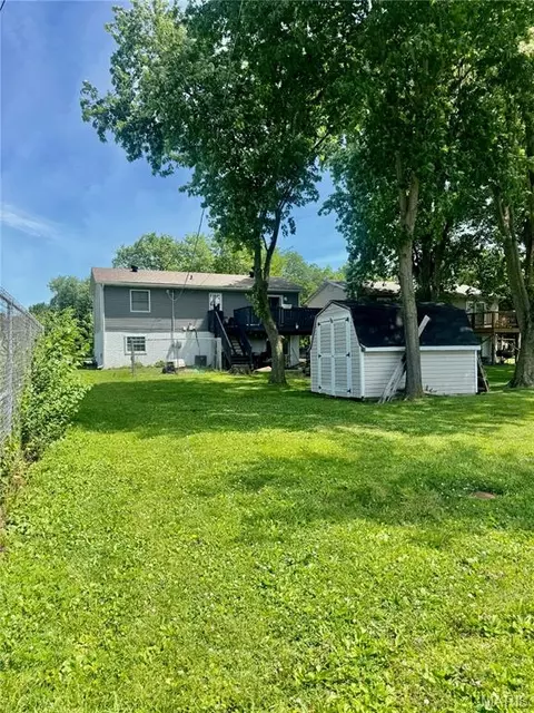 Exterior - 308 W 7th South St, Mount Olive, IL 62069 photo 5 of 7