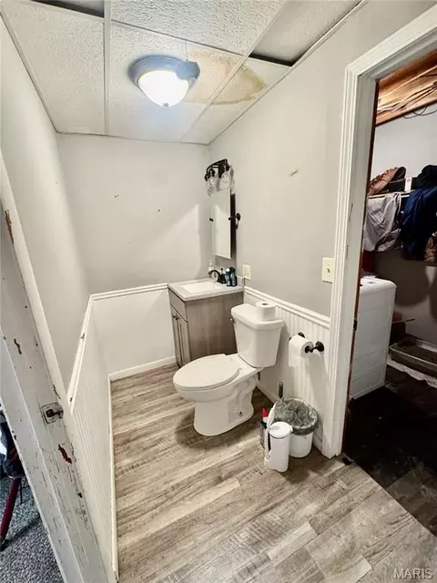 Bath - 308 W 7th South St, Mount Olive, IL 62069 photo 2 of 2