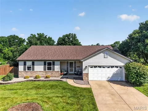 1701 Renoir Dr, O'fallon, MO 63368