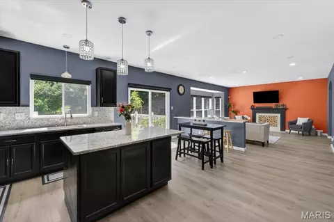 Kitchen - 567 Brook Meadow Dr, Ballwin, MO 63021 photo 4 of 6