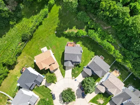 View/Area - 567 Brook Meadow Dr, Ballwin, MO 63021 photo 3 of 6