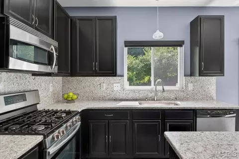 Kitchen - 567 Brook Meadow Dr, Ballwin, MO 63021 photo 6 of 6
