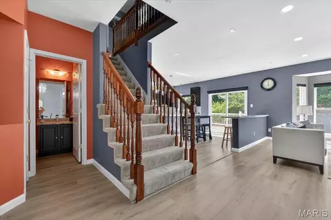 Entry Way - 567 Brook Meadow Dr, Ballwin, MO 63021 photo 4 of 4