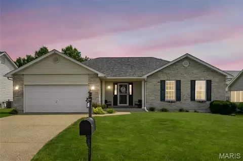 2358 Hidden Deer Dr, O'fallon, MO 63368