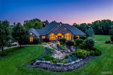 220 Northlind Dr, Defiance, MO 63341
