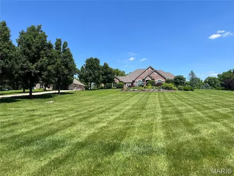 220 Northlind Dr, Defiance, MO 63341