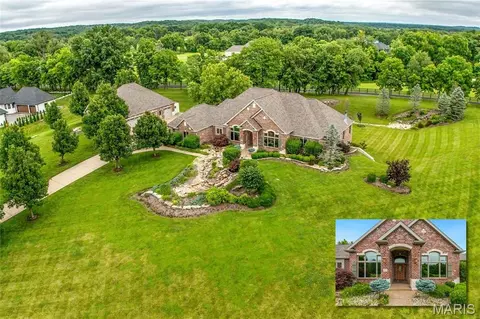 220 Northlind Dr, Defiance, MO 63341