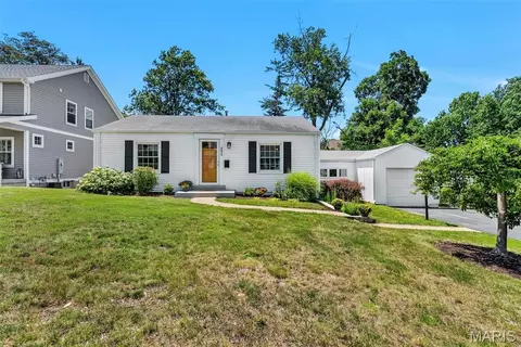 849 Glendower Dr, Kirkwood, MO 63122