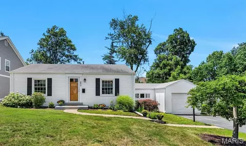 849 Glendower Dr, Kirkwood, MO 63122